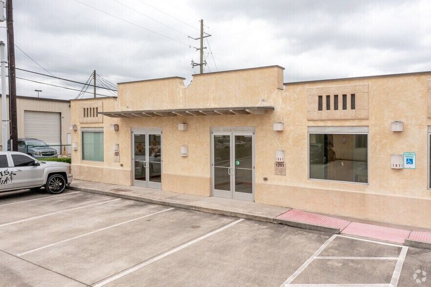 25329 Budde Rd, The Woodlands, TX à louer - Photo de l’immeuble – Image 2 sur 22