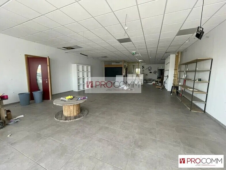 Local commercial dans Chartres à louer - Photo de l’immeuble – Image 3 sur 4