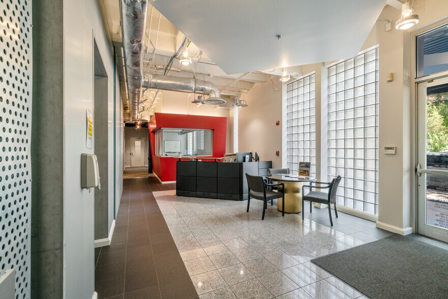 402 Pierce, Houston, TX à louer - Hall d’entrée – Image 2 sur 12
