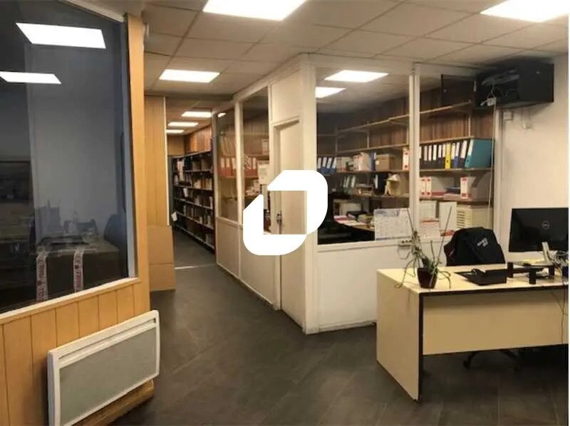 Bureau dans Courbevoie à louer Photo de l’immeuble– Image 1 sur 8