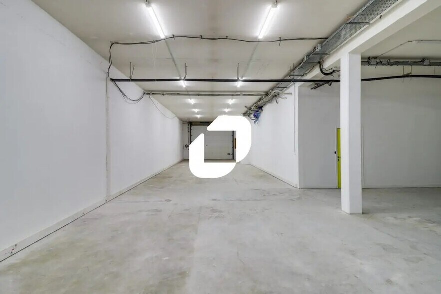 Local d’activités dans Villiers-sur-Marne à louer - Photo de l’immeuble – Image 2 sur 10