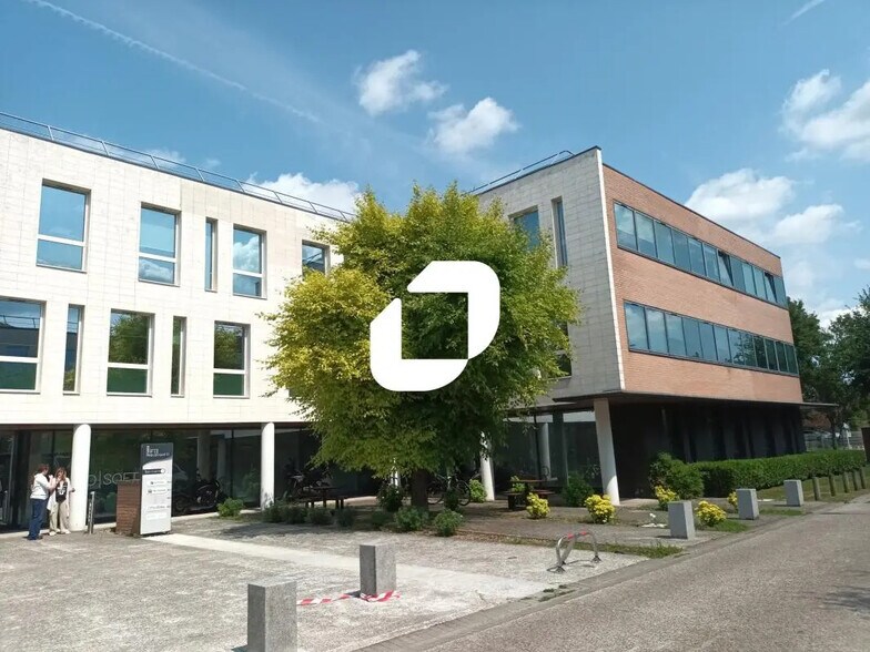 Bureau dans Marcq-en-Baroeul à louer - Photo de l’immeuble – Image 1 sur 7