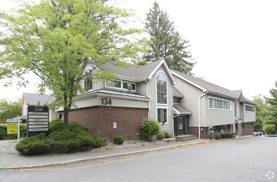134 Route 59, Suffern, NY à louer - Photo principale – Image 1 sur 5