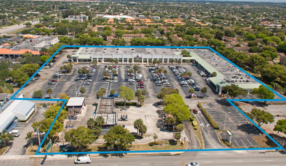7841-7899 Pines Blvd, Pembroke Pines, FL à vendre - Aérien – Image 1 sur 7