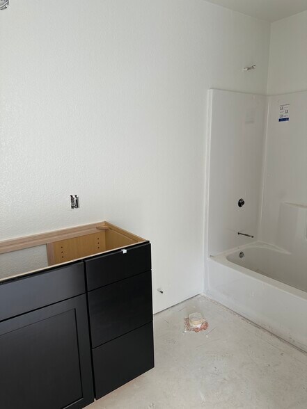 722 Locust St, Garberville, CA à vendre - Photo de l’immeuble – Image 3 sur 27