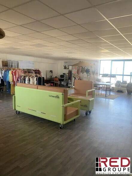 Local d'activités dans Aubagne à vendre - Photo de l’immeuble – Image 3 sur 5