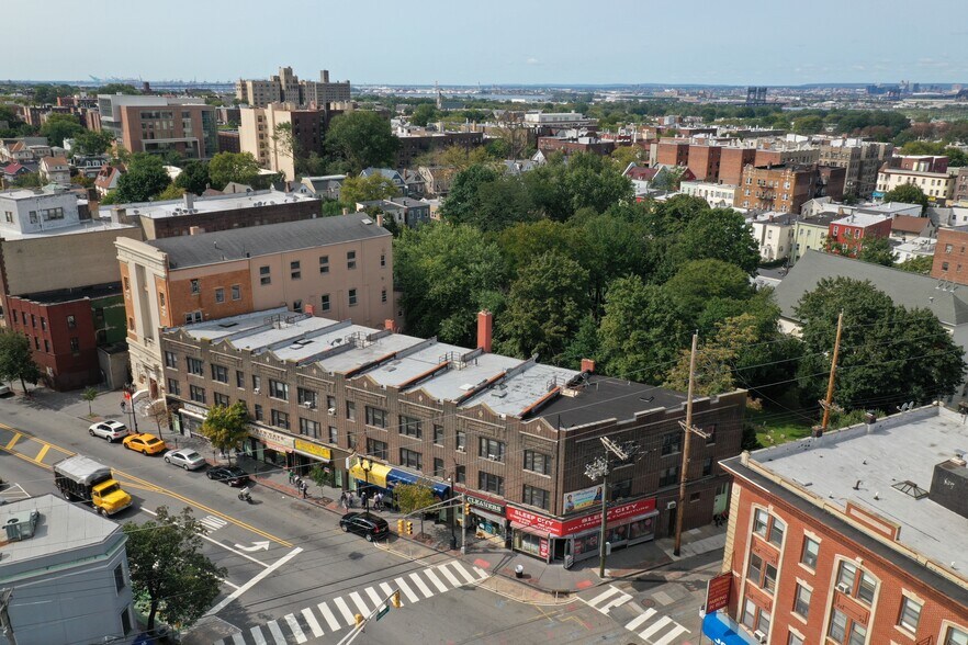 845 Bergen Ave, Jersey City, NJ à vendre - Photo de l’immeuble – Image 2 sur 8