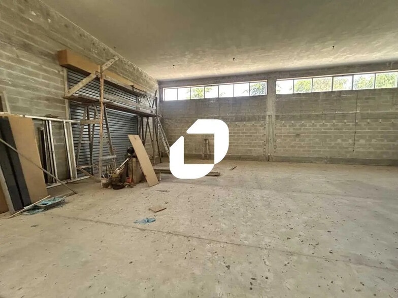 Local d’activités dans Domont à louer - Photo de l’immeuble – Image 3 sur 10