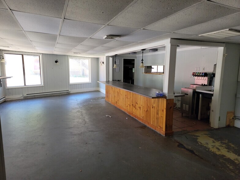 693 Slaty Fork Rd, Slatyfork, WV à louer - Photo intérieure – Image 2 sur 8