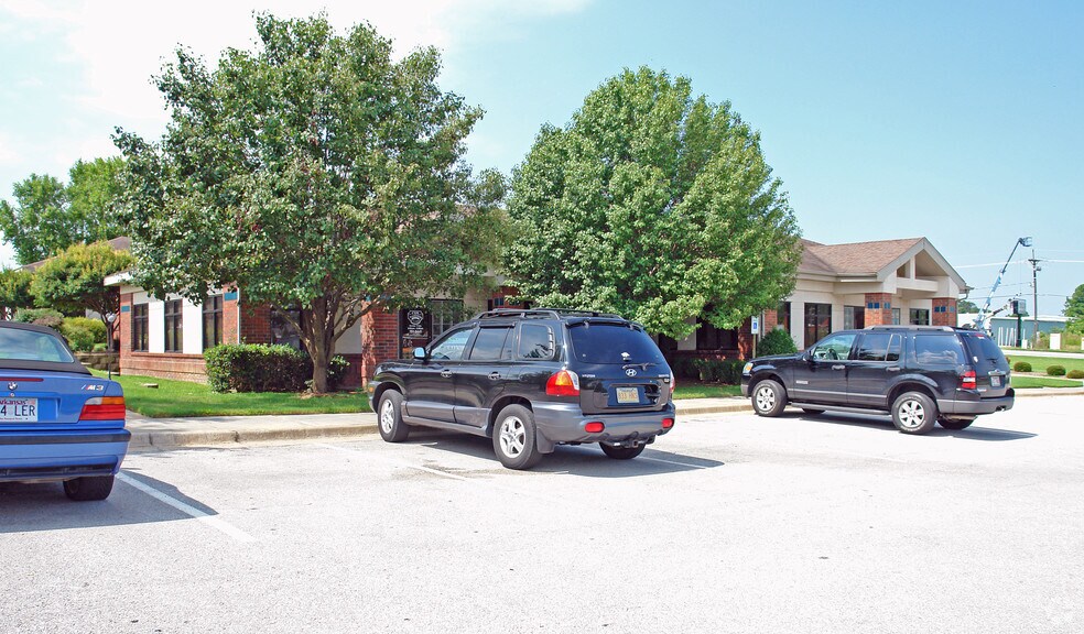 3291 S Thompson St, Springdale, AR à louer - Photo de l’immeuble – Image 2 sur 2