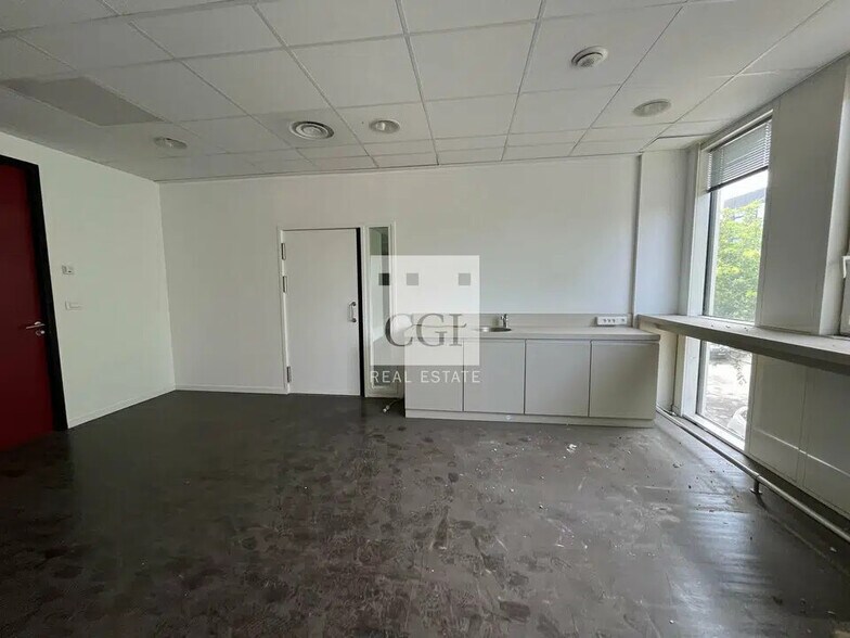 Bureau dans Lyon à louer - Photo de l’immeuble – Image 3 sur 9
