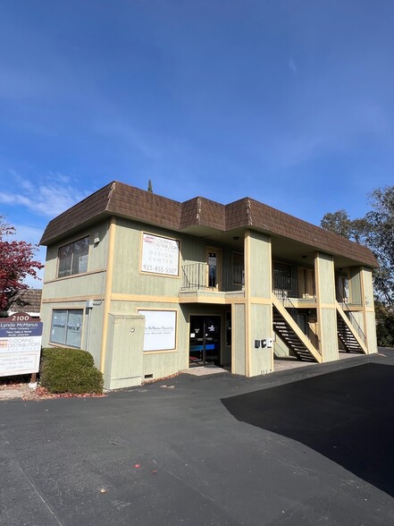 2100 San Ramon Valley Blvd, San Ramon, CA à louer - Photo de l’immeuble – Image 1 sur 26