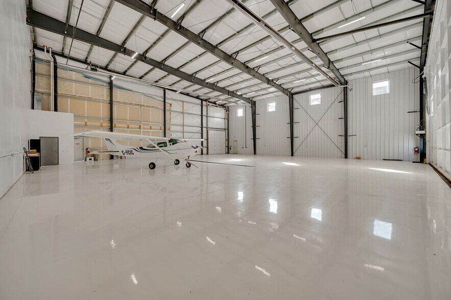 27018 SH 633 Suite 30C, Sturgeon County, AB à vendre - Photo principale – Image 1 sur 10