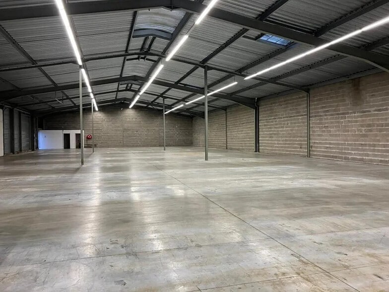 Industriel/Logistique dans Amboise à vendre - Photo de l’immeuble – Image 1 sur 2