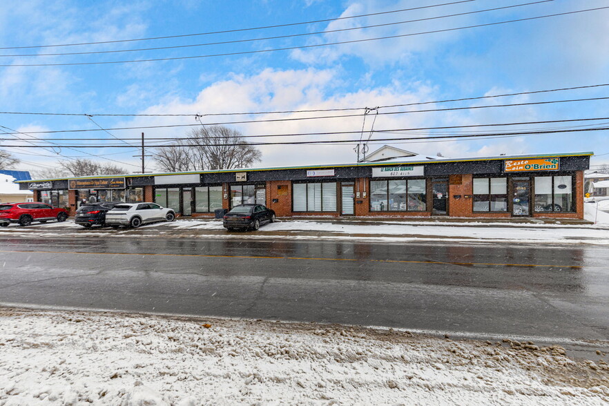 4148-4152 Boul Sainte-Rose, Laval, QC à louer - Photo principale – Image 1 sur 2