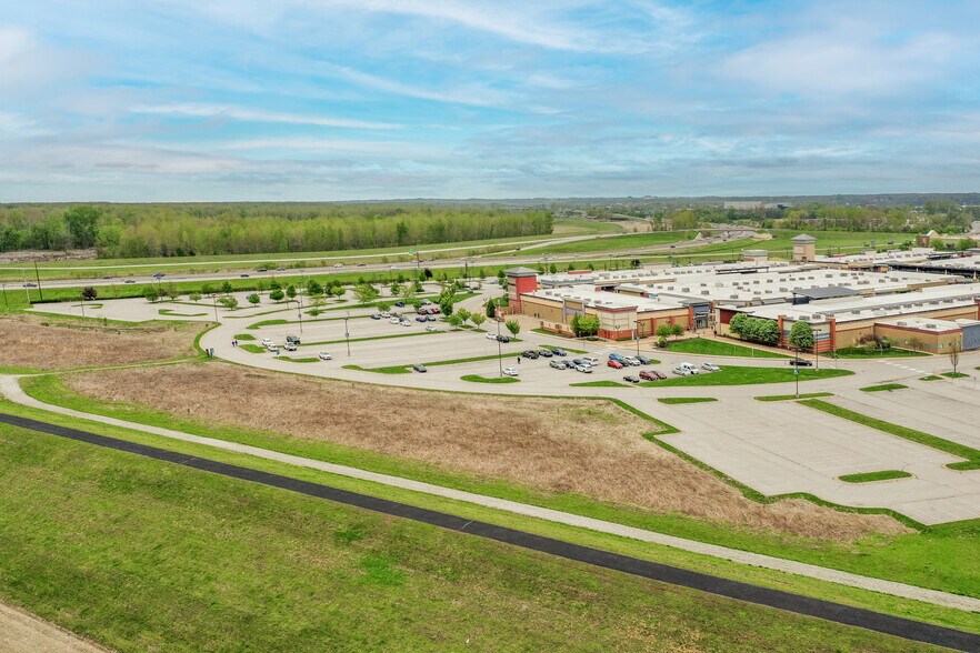 18575 Outlet Blvd, Chesterfield, MO à louer - Photo de l’immeuble – Image 2 sur 6
