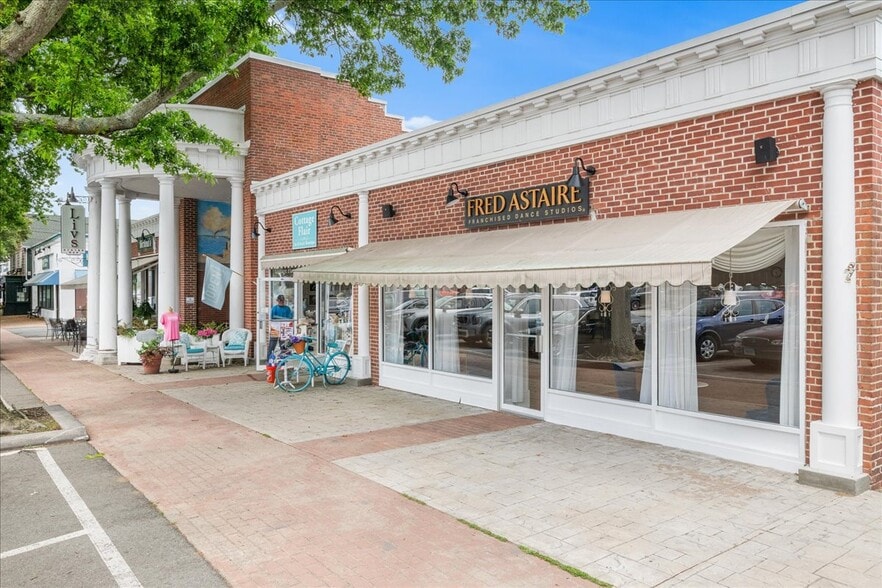 162-170 Main St, Old Saybrook, CT à vendre - Photo de l’immeuble – Image 1 sur 27