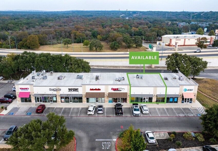 938 Wurzbach Pky, San Antonio, TX à louer - Photo principale – Image 1 sur 7