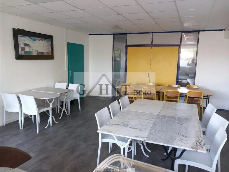 Bureau dans Ablon-sur-Seine à louer - Photo de l’immeuble – Image 2 sur 4