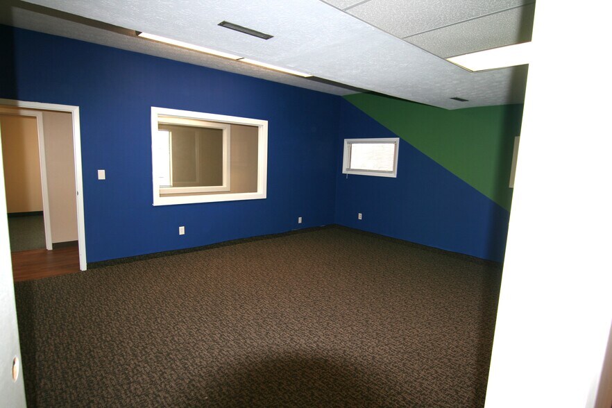 1030 W Smith Rd, Medina, OH à louer - Photo de l’immeuble – Image 2 sur 13