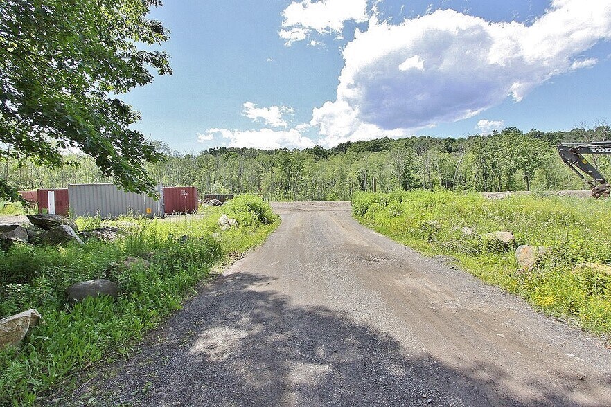 676 Broadway, Ulster Park, NY à vendre - Photo de l’immeuble – Image 1 sur 10