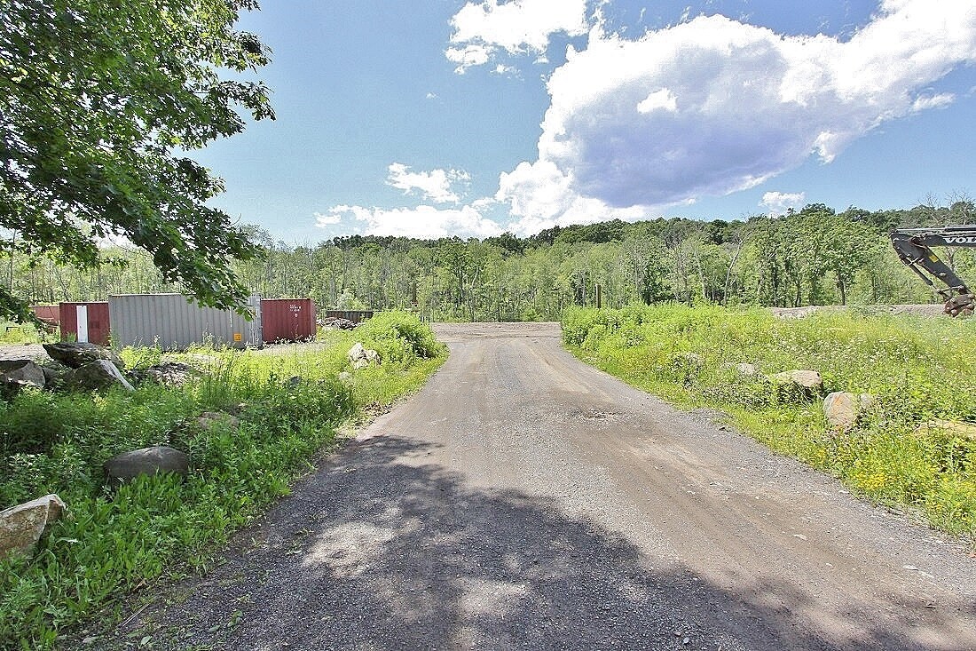 676 Broadway, Ulster Park, NY à vendre Photo de l’immeuble– Image 1 sur 11