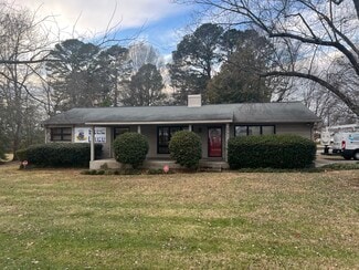 Plus de détails pour 2211 Eastchester Dr, High Point, NC - Bureau à vendre