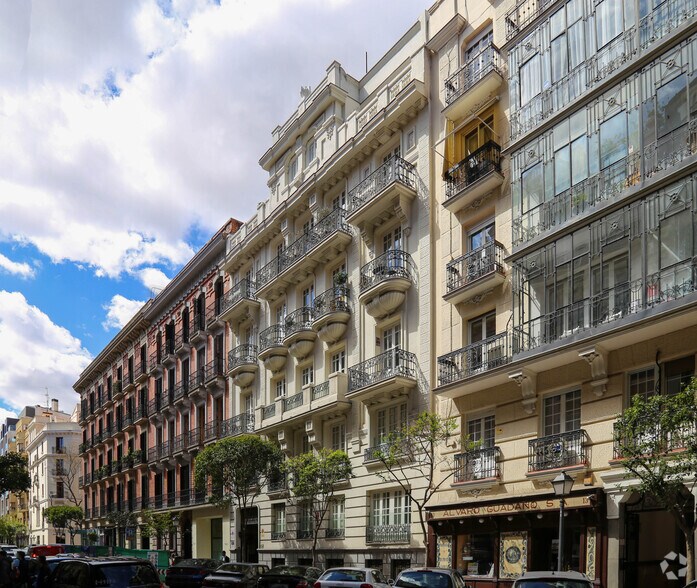 Bureau dans Madrid, Madrid à louer - Photo de l’immeuble – Image 2 sur 3