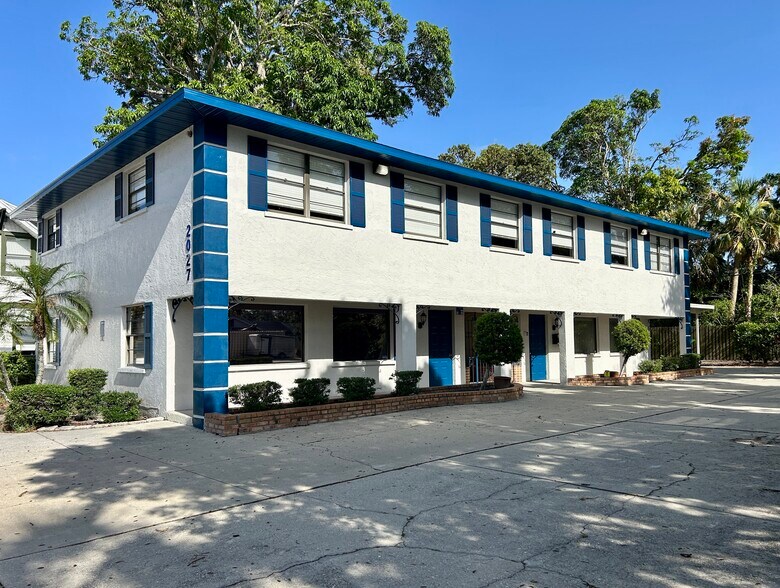 2027 Manatee Ave, Bradenton, FL à vendre - Photo principale – Image 1 sur 14