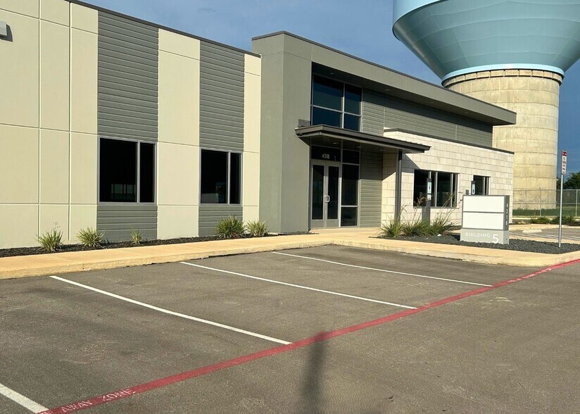 4318 De Zavala Rd, San Antonio, TX à vendre - Photo de l’immeuble – Image 2 sur 41