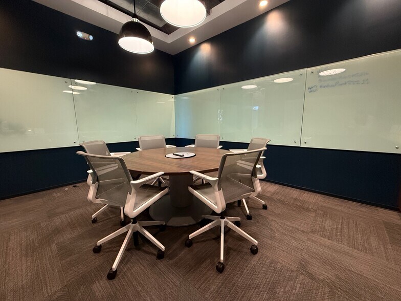 22211 W Interstate 10, San Antonio, TX à louer - Photo intérieure – Image 3 sur 10