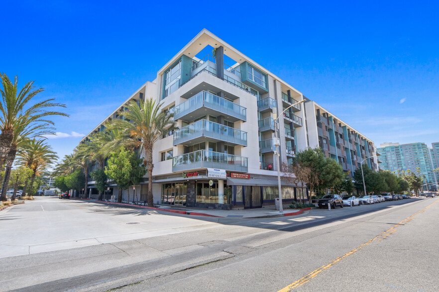 13488 Maxella Ave, Marina Del Rey, CA à louer - Photo de l’immeuble – Image 1 sur 10