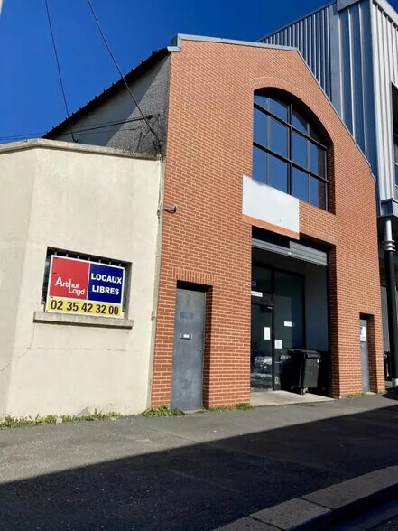 Local d’activités dans Le Havre à louer - Photo de l’immeuble – Image 1 sur 2