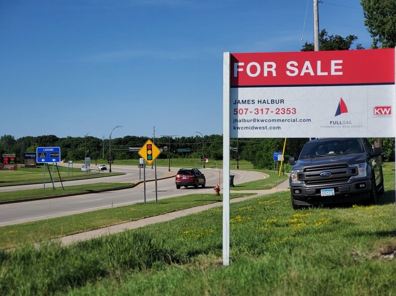 1401 N Victory Dr, Mankato, MN à vendre - Photo de l’immeuble – Image 2 sur 7