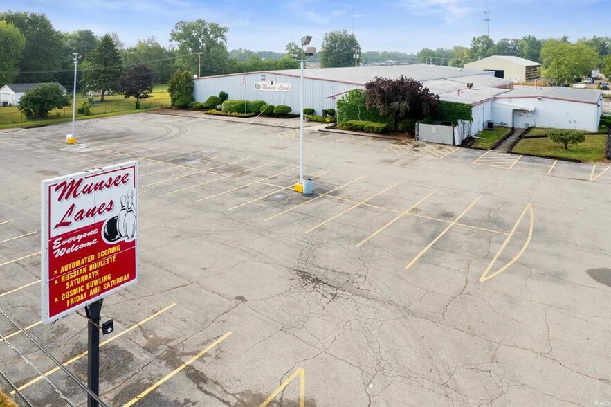 601 E 26th St, Muncie, IN à vendre - Photo principale – Image 1 sur 33