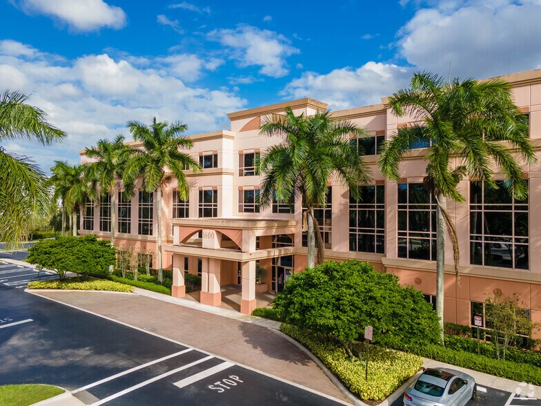 1600 Sawgrass Corporate Pky, Sunrise, FL à louer - Photo principale – Image 2 sur 4