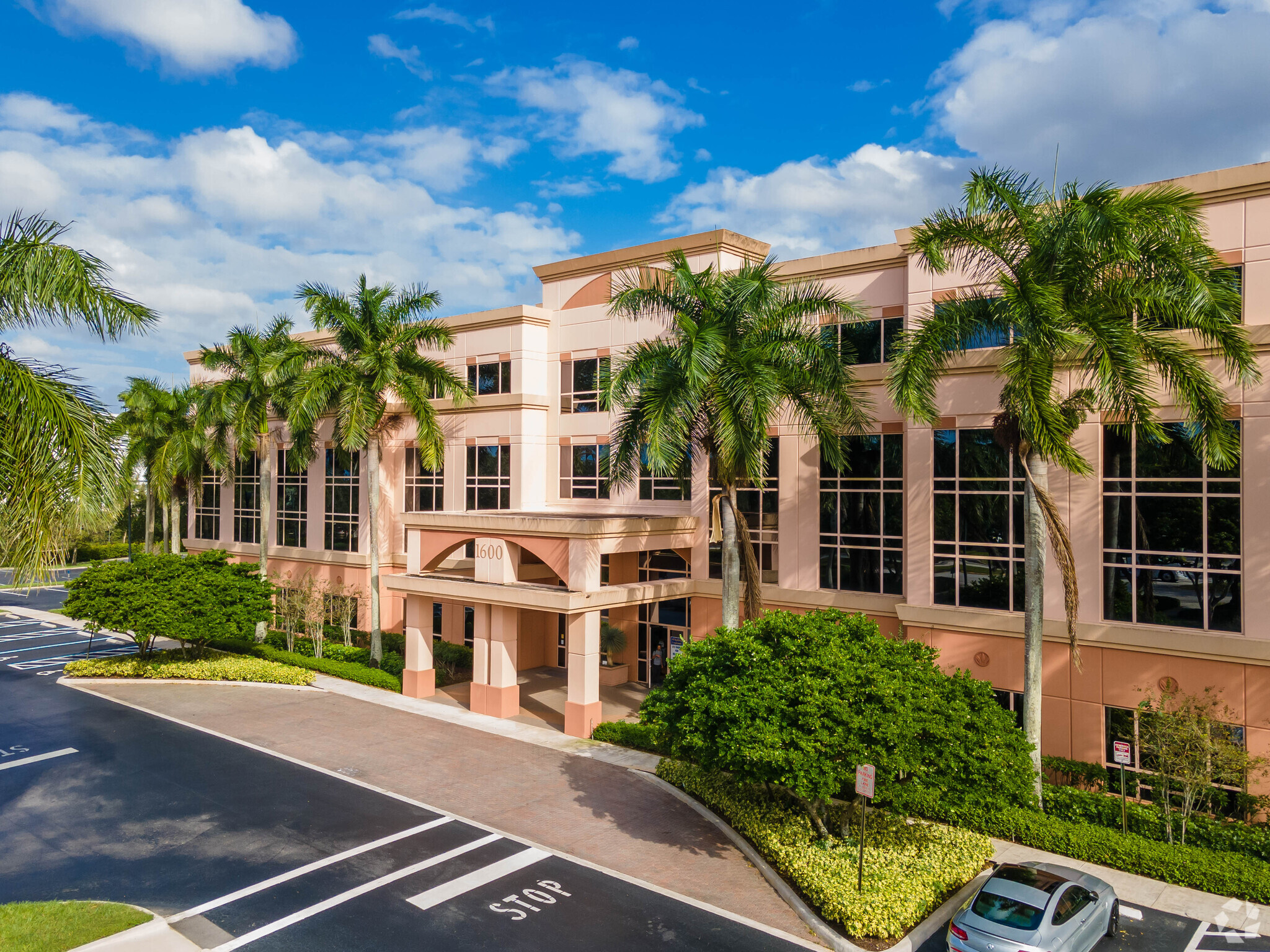 1600 Sawgrass Corporate Pky, Sunrise, FL à louer Photo principale– Image 1 sur 6