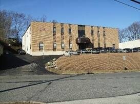 Plus de détails pour 630 Parkway Dr S, Broomall, PA - Bureau à louer