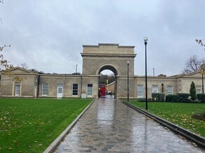Uxbridge Road Rd, Southall à louer Photo de l’immeuble– Image 2 sur 3
