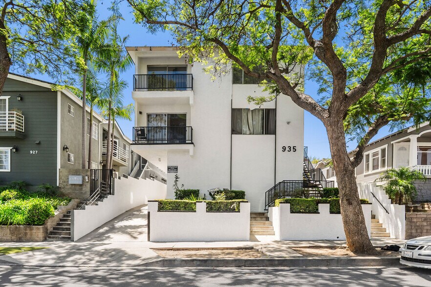 935 W 10th St, San Pedro, CA à vendre - Photo de l’immeuble – Image 2 sur 28