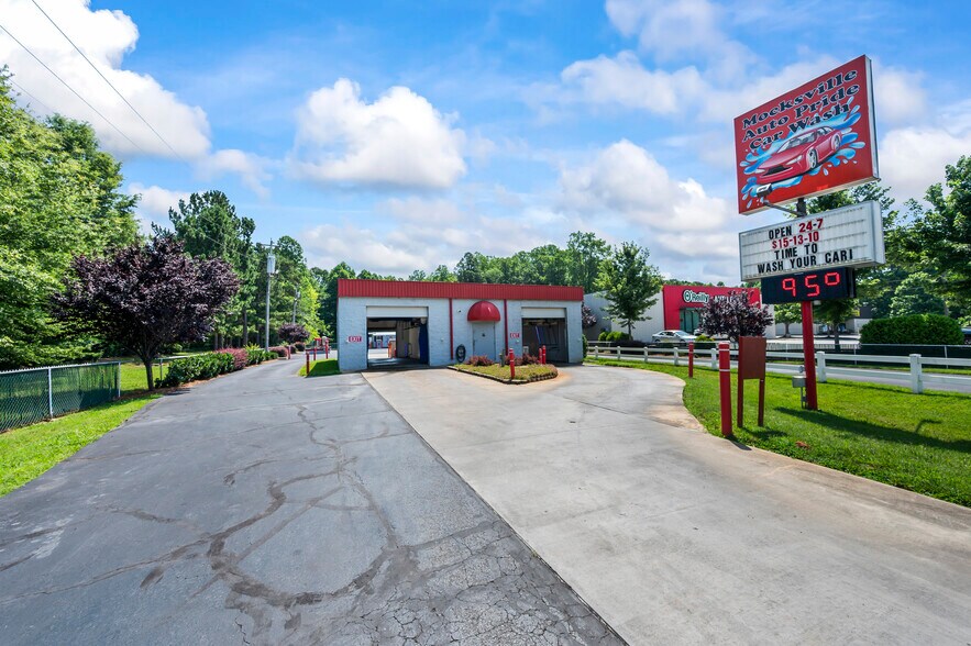 1380 Yadkinville Rd, Mocksville, NC à vendre - Photo de l’immeuble – Image 1 sur 4