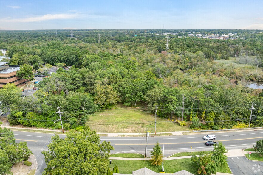 354 Lakehurst Rd, Toms River, NJ à vendre - Aérien – Image 1 sur 28