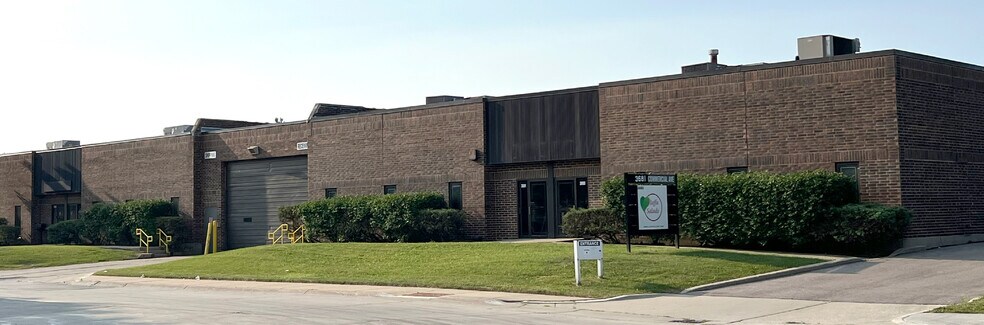 3675-3693 Commercial Ave, Northbrook, IL à louer - Photo de l’immeuble – Image 1 sur 9