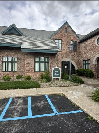 Plus de détails pour 290 E 90th Dr, Merrillville, IN - Bureau à vendre