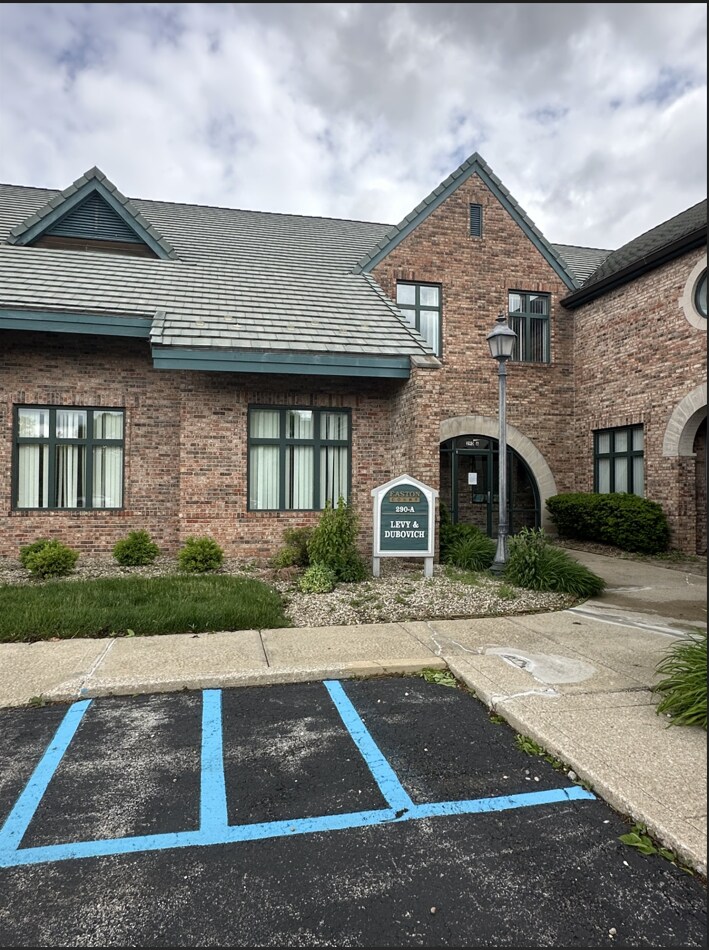 290 E 90th Dr, Merrillville, IN à vendre Photo de l’immeuble– Image 1 sur 13