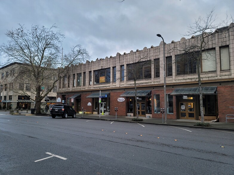 1301 Cornwall Ave, Bellingham, WA à vendre - Photo de l’immeuble – Image 1 sur 11