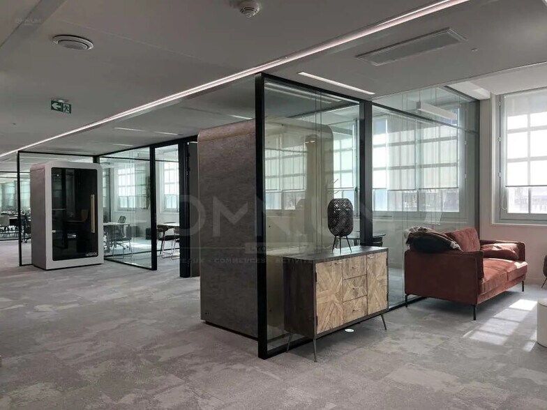 Bureau dans Lyon à louer - Photo de l’immeuble – Image 1 sur 12