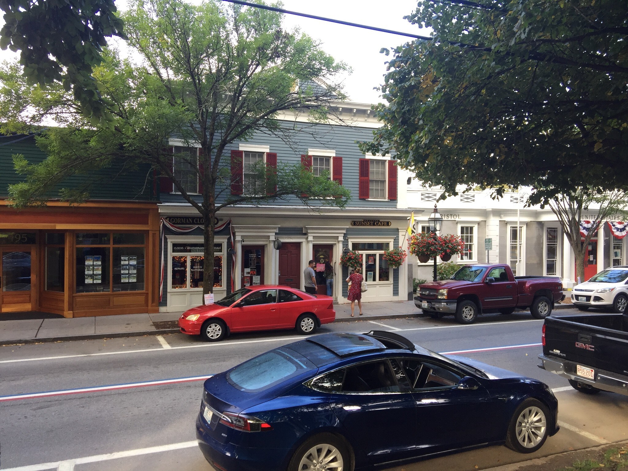 495 Hope St, Bristol, RI à louer Photo principale– Image 1 sur 8