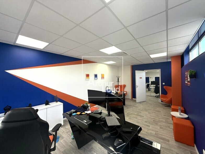 Bureau dans Moret-Loing-et-Orvanne à louer - Photo intérieure – Image 1 sur 6