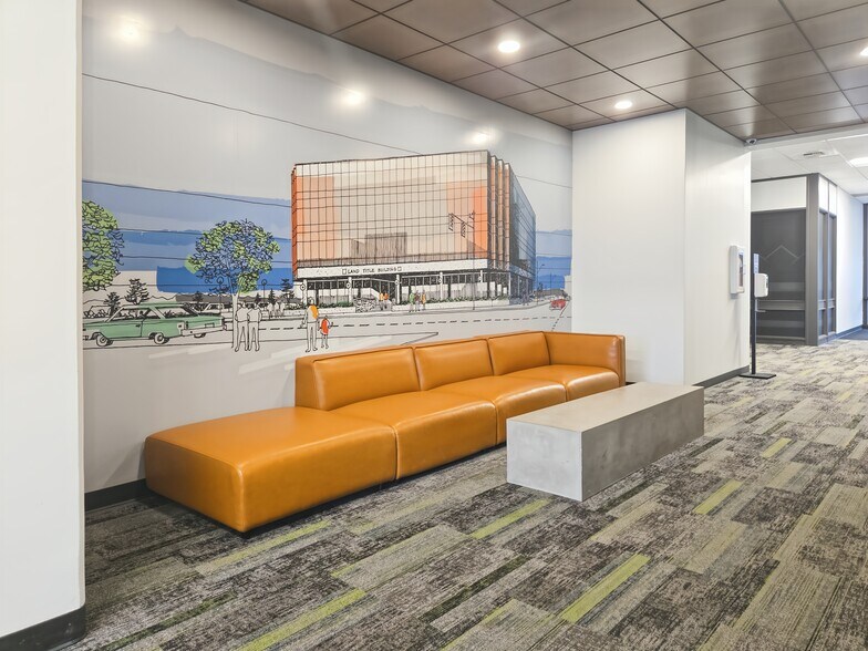 400 Warren Ave, Bremerton, WA à louer - Photo de l’immeuble – Image 2 sur 11